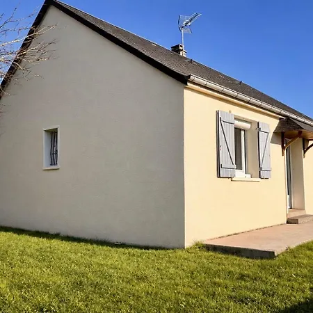 Holiday home Maison-jardin-montsaintmichel-ideal Pro Et Familles