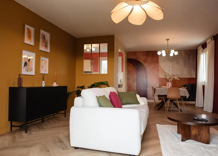 Holiday home Maison-jardin-montsaintmichel-ideal Pro Et Familles