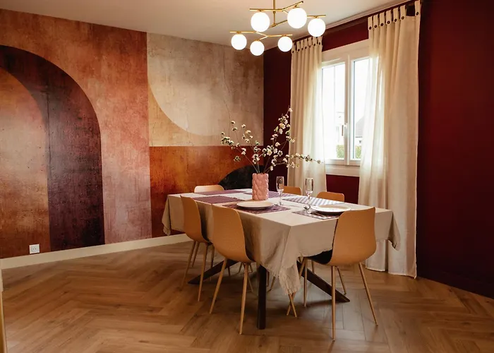 Holiday home Maison-jardin-montsaintmichel-ideal Pro Et Familles