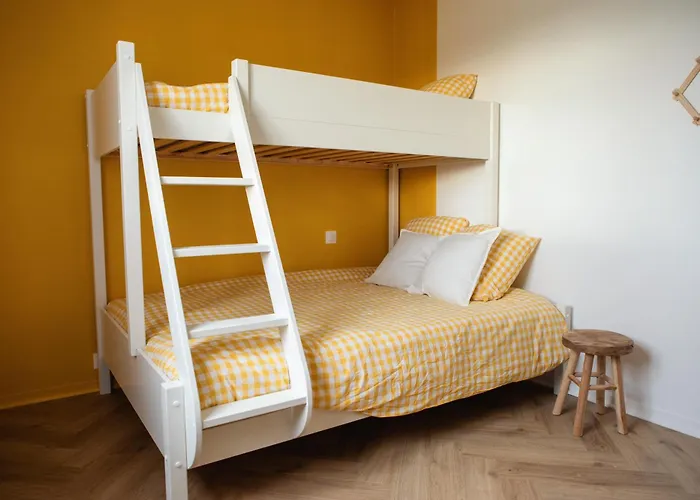 Holiday home Maison-jardin-montsaintmichel-ideal Pro Et Familles *